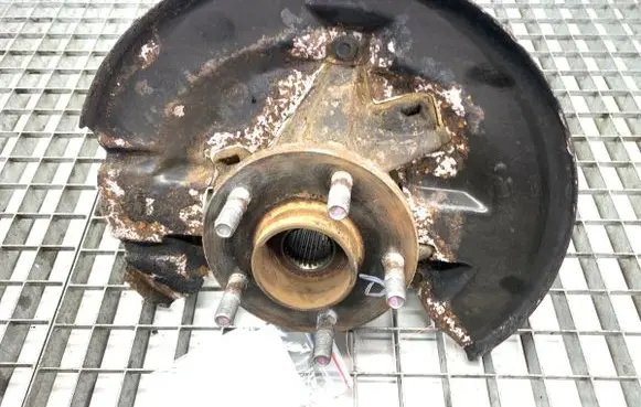 Ford Escape III Front wheel hub spindle knuckle 