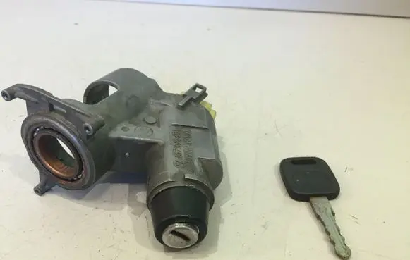 Volkswagen PASSAT B3 Ignition lock 357905851 VWLK101 KLO37046