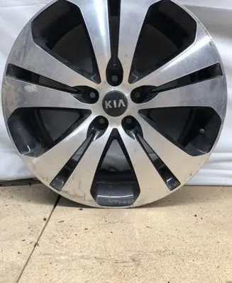 KIA Sportage R18 alloy rim 529103U300
