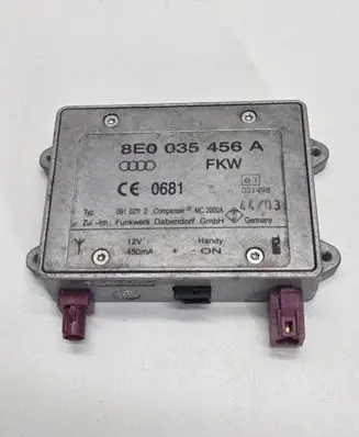 Audi A4 S4 B6 8E 8H Aerial antenna amplifier 8E0035456A