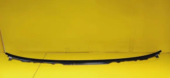 Nissan Pathfinder WD21 Windshield trim 
