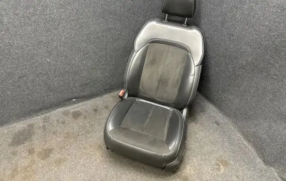 Jeep Grand Cherokee WL Front driver seat 