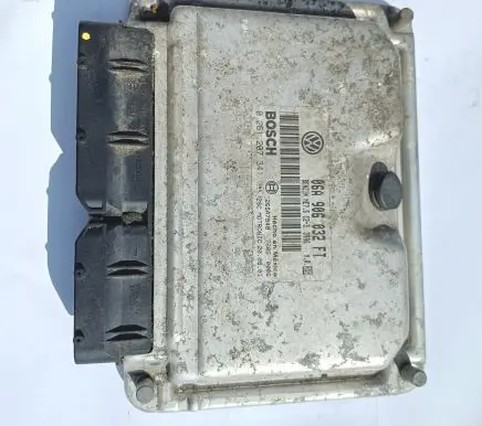 Volkswagen New Beetle Engine control unit/module 06A906032FT 0261207341 ME75