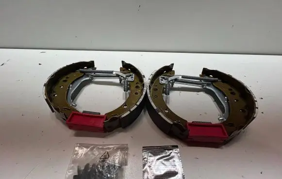 Mitsubishi Colt Front brake caliper MN186120