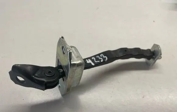 Nissan X-Trail T32 Rear door check strap stopper