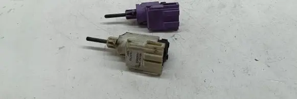 Volkswagen Transporter - Caravelle T5 Clutch pedal sensor 1J0945511E 8E0927189B