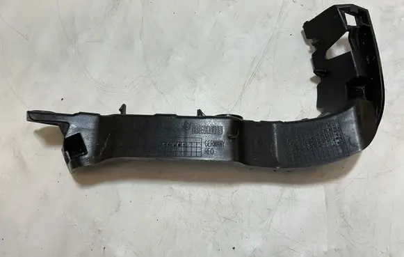 Audi A3 S3 8V Front bumper mounting bracket 8V5807183