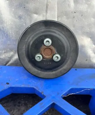 Volkswagen Golf V Water pump pulley 03D121028B