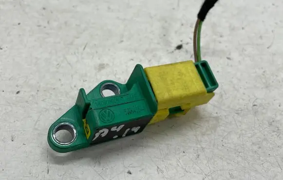 Audi A4 S4 B8 8K Airbag deployment crash/impact sensor 1K0909606C