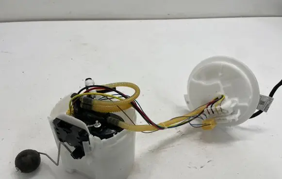 BMW 3 G20 G21 In-tank fuel pump 7473449