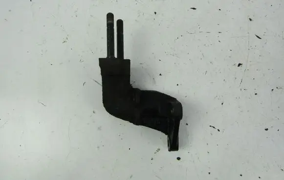 Hyundai Getz Engine mounting bracket 
