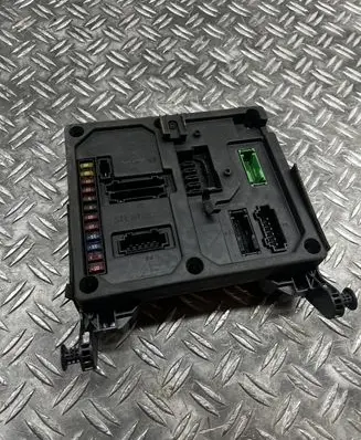 Seat Alhambra (Mk1) Fuse module