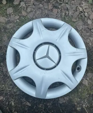 Mercedes-Benz E W210 R16 wheel hub/cap/trim 2104010324 3722