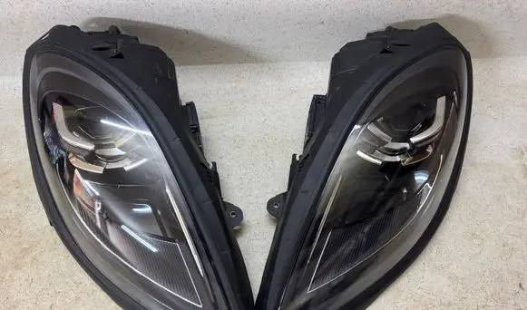 Porsche Macan (95B) Headlights/headlamps set 95B941016G 95B941015G LE20C6458