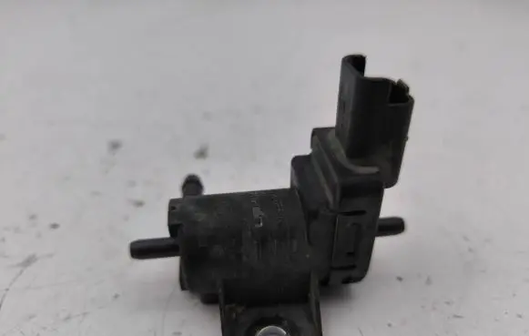 Citroen DS3 Vacuum valve 9688124580