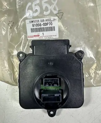 Toyota Yaris Cross Xenon control unit/module 810560DP70