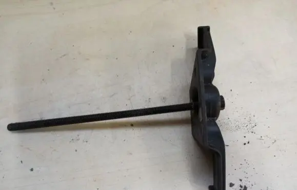 Porsche Cayenne (92A) Spare wheel bolt 7P0601233