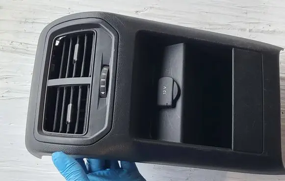 Volkswagen Golf Sportsvan Rear air vent grill 5G0819209B 510819203D 5G0819203