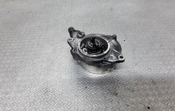 Audi Q7 4L Vacuum pump