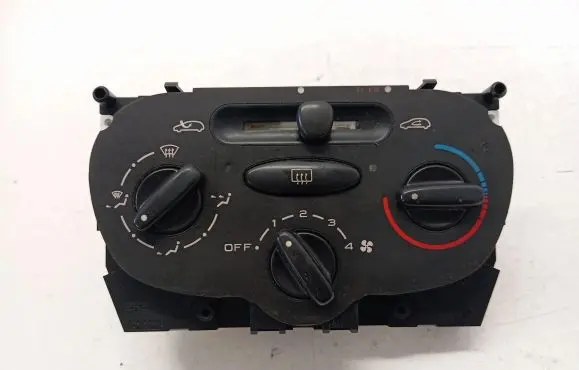 Peugeot 206 Climate control unit 1068901 10322
