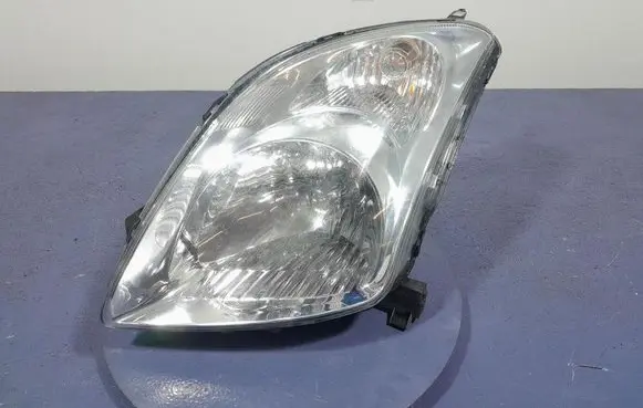 Suzuki Swift I Headlight/headlamp 
