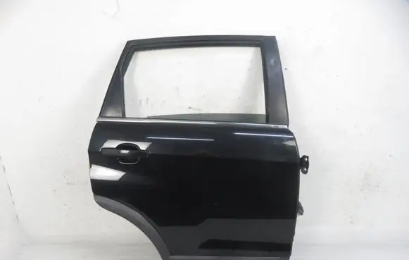 Chevrolet Captiva Rear door 