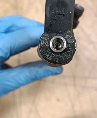 BMW X5 E53 Fuel injector 7789661