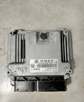 Volkswagen Golf VI Engine control unit/module 03G906021PM 0281014061