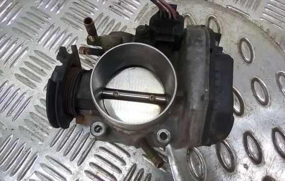 Audi A3 S3 8L Throttle valve 06A133064