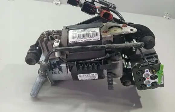 Volkswagen Phaeton Air suspension compressor/pump 3D0616005M