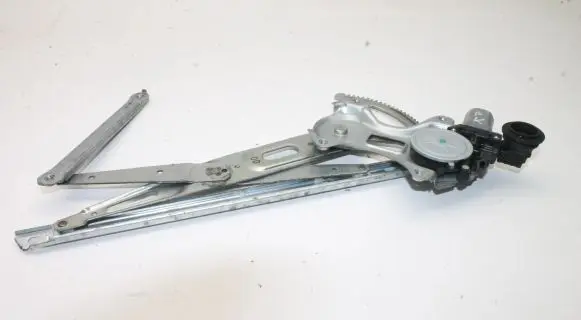 Toyota RAV 4 (XA40) Front door electric window regulator 8572035140