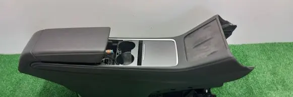 Tesla Model Y Armrest 108789700C 201403500321