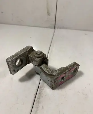 Volkswagen Touran I Front door lower hinge 