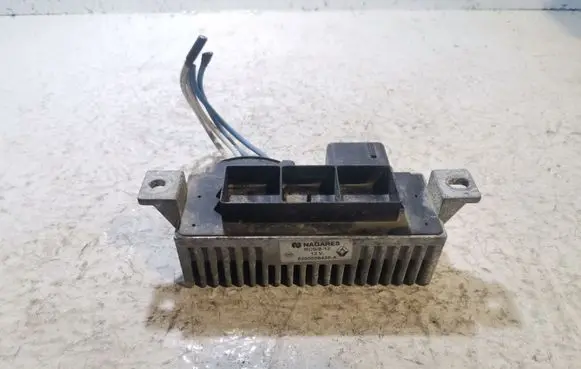Renault Laguna III Glow plug pre-heat relay 8200558438A
