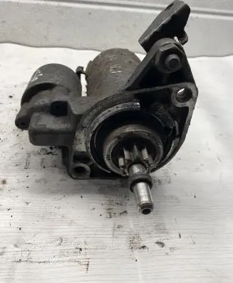 Volkswagen PASSAT B7 USA Starter motor 005821499