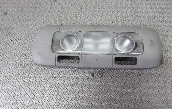Volkswagen Golf V Rear seat light