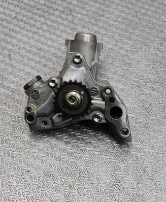 Toyota Auris E180 Oil pump 