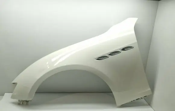 Maserati Ghibli Fender 