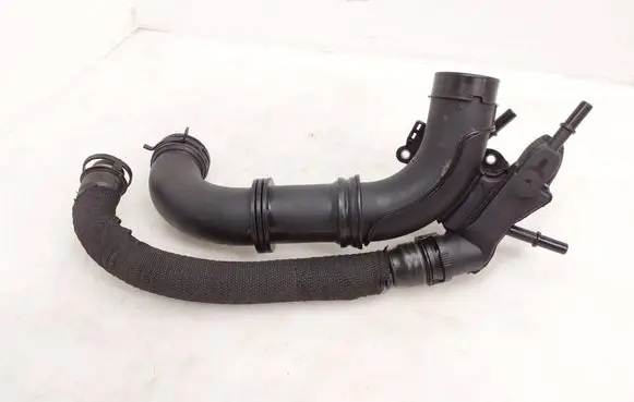 Mercedes-Benz CLA C118 X118 Air intake duct part 3019082Z15