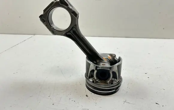 Volkswagen II LT Piston with connecting rod 