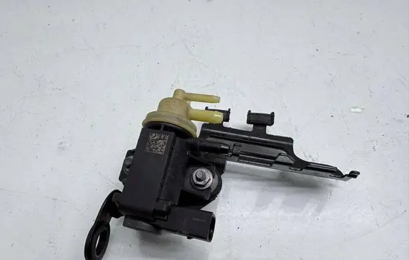 Volkswagen PASSAT B6 Turbo solenoid valve 1K0906627B
