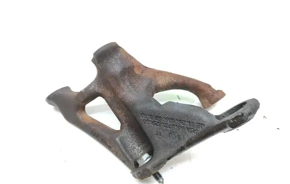 Citroen DS5 Engine mounting bracket 9863934986