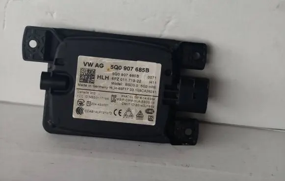 Volkswagen Golf VII Blind spot module 5Q0907685B 6PZ01171922