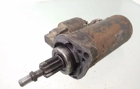 Volkswagen Golf III Starter motor