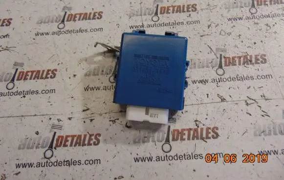 Toyota Auris 150 Door control unit/module 8597012020