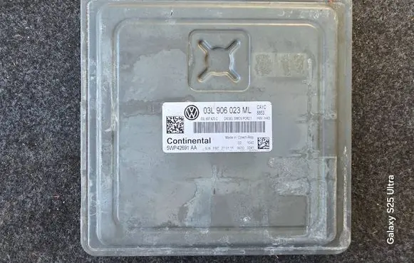 Volkswagen Golf VI Engine control unit/module 03L906023ML