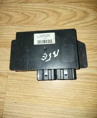 Volkswagen PASSAT B5 Comfort/convenience module 1J0959799F