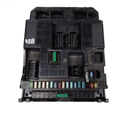 Peugeot 307 Fuse module 9644098380