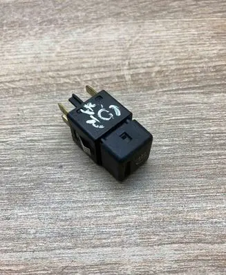 Opel Astra G Fog light switch 90228201