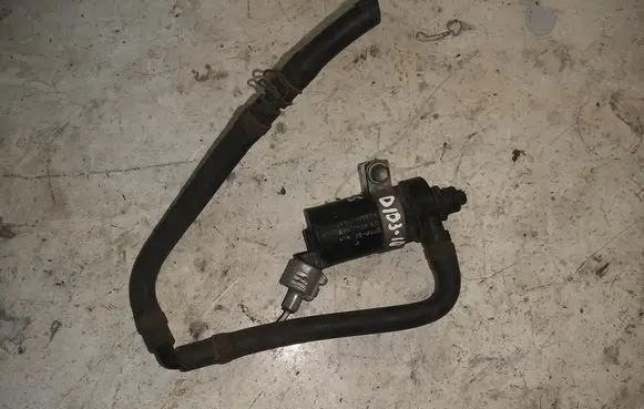 Toyota Avensis T220 Headlight washer pump 3670475634